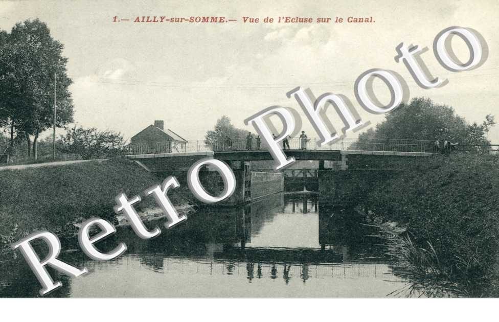Vue de l'ecluse sur le canal