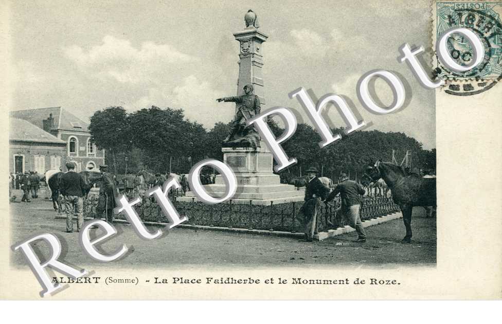 La Place Faidherbe et le Monument de Roze