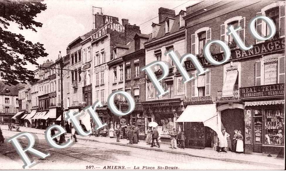 la Place Saint-Denis