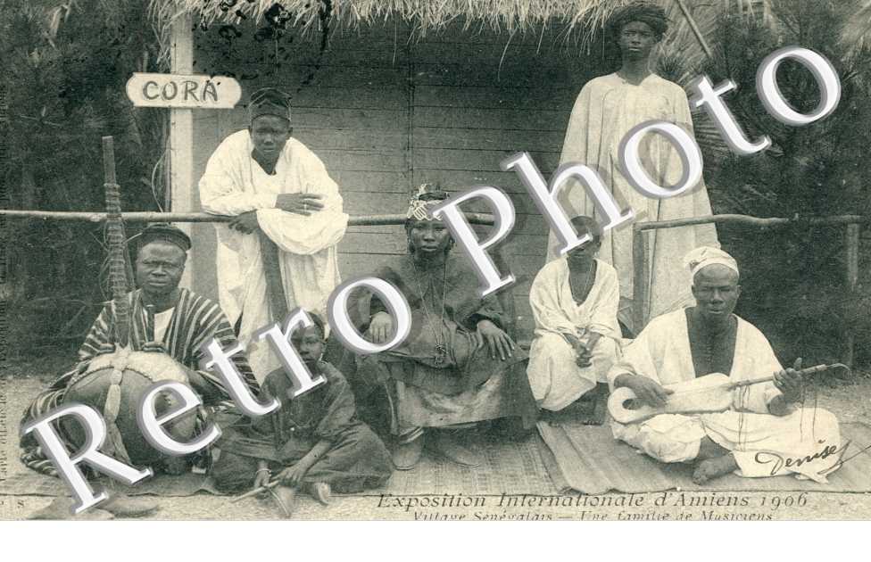 Exposition Internationale d'Amiens 1906, village Senegalais Une famille de musiciens
