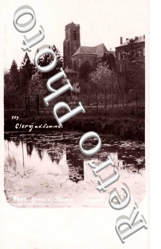 Vue générale, église, rivière