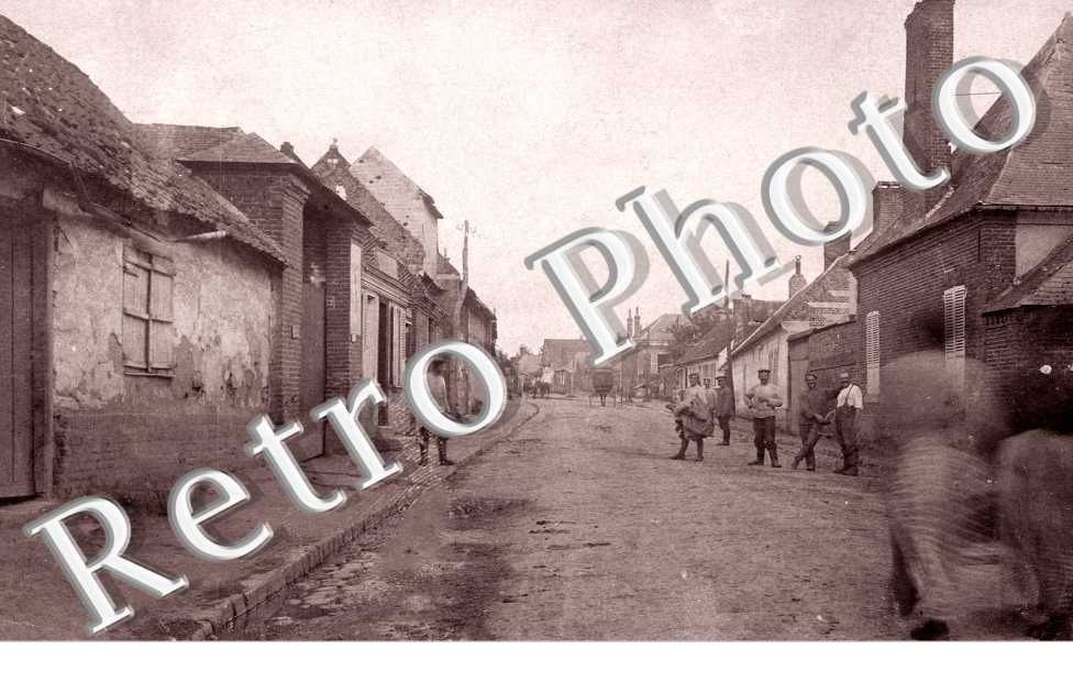 ( une rue du vilage )