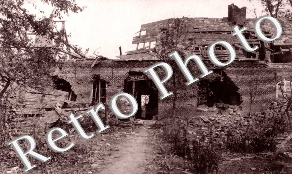 Une Batisse - Ruines