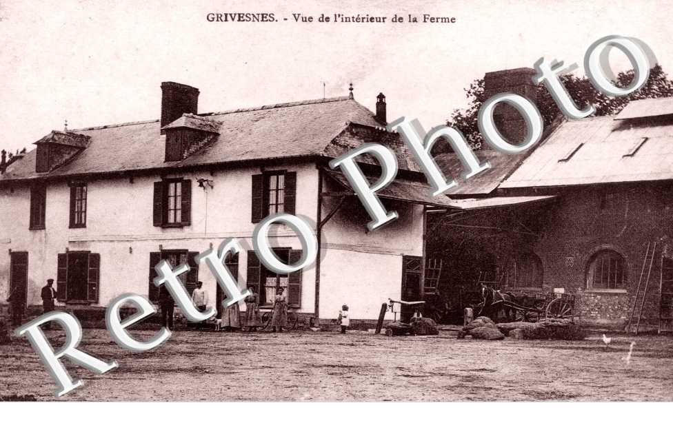 vue de l'interieur de la ferme