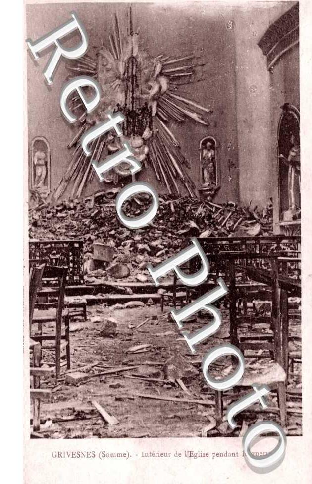 Interieur de l'Eglise apres la Guerre