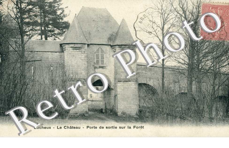Le Chateau - Porte de sortie sur la foret