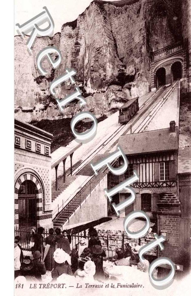 la terrasse et le funiculaire