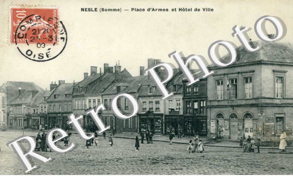 la Place d'Armes et l'Hotel de Ville