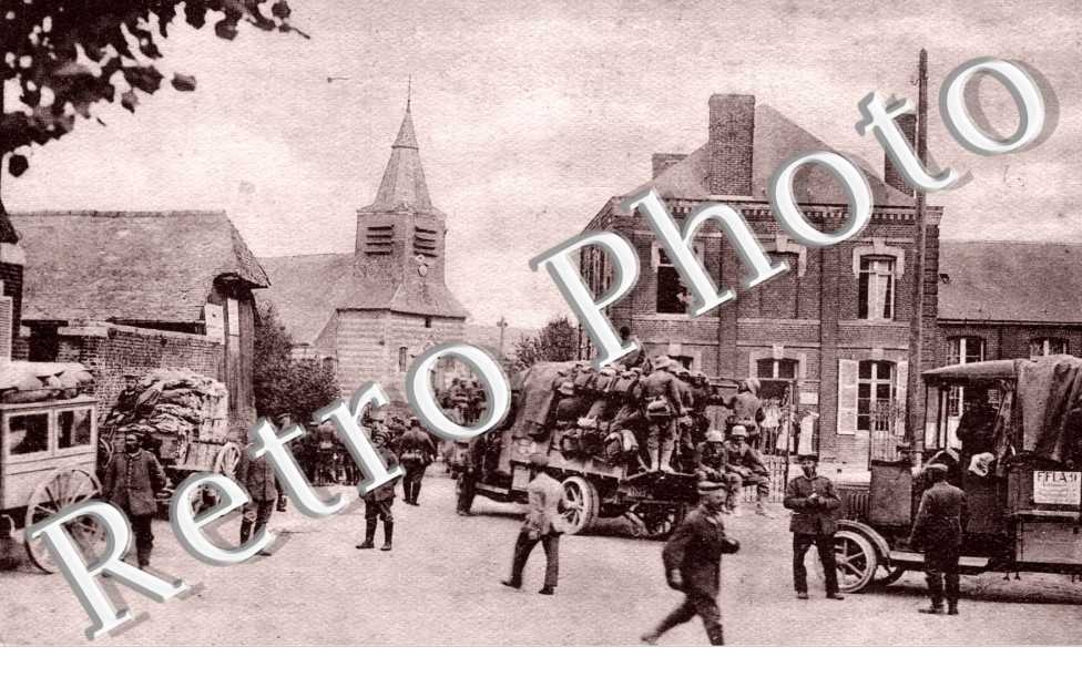 Soldats dans les rues (carte postale militaire allemande entre 1914 et 1918)