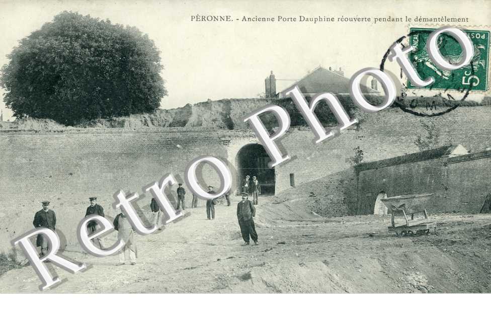 l'Ancienne Porte Dauphine reouverte pendant le Demantelement