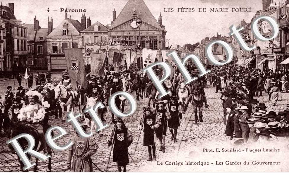Les fetes de Marie Foure ( cortege historique - les gardes du gouverneur )