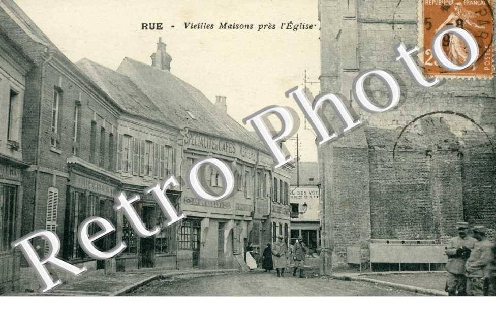 Vieilles Maisons pres de l'Eglise