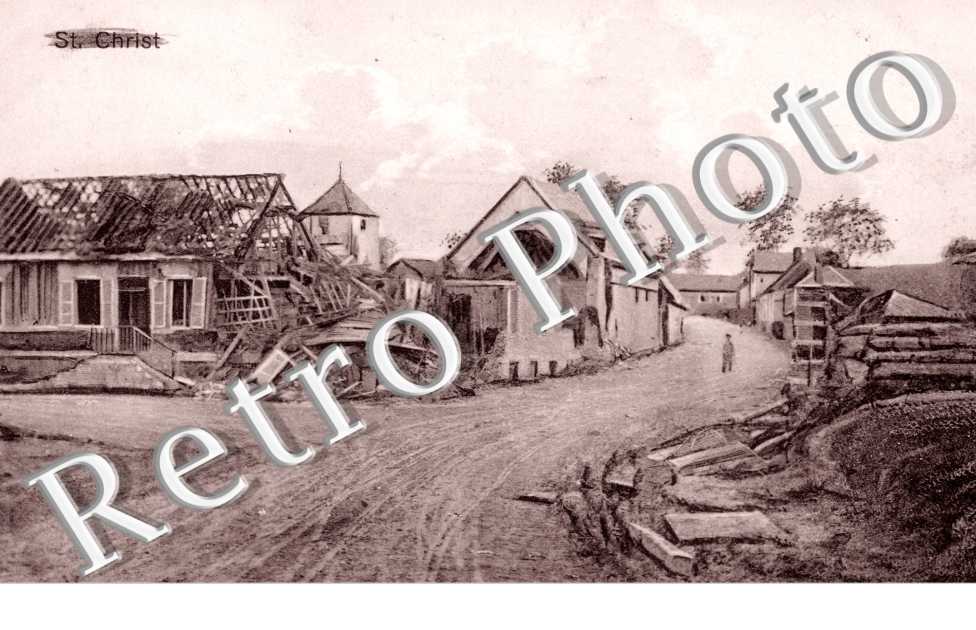 ( une rue du village )