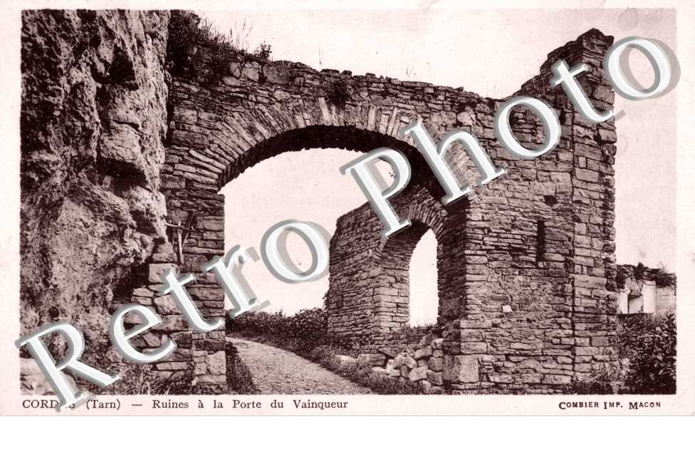 Ruines a la Porte du Vainqueur