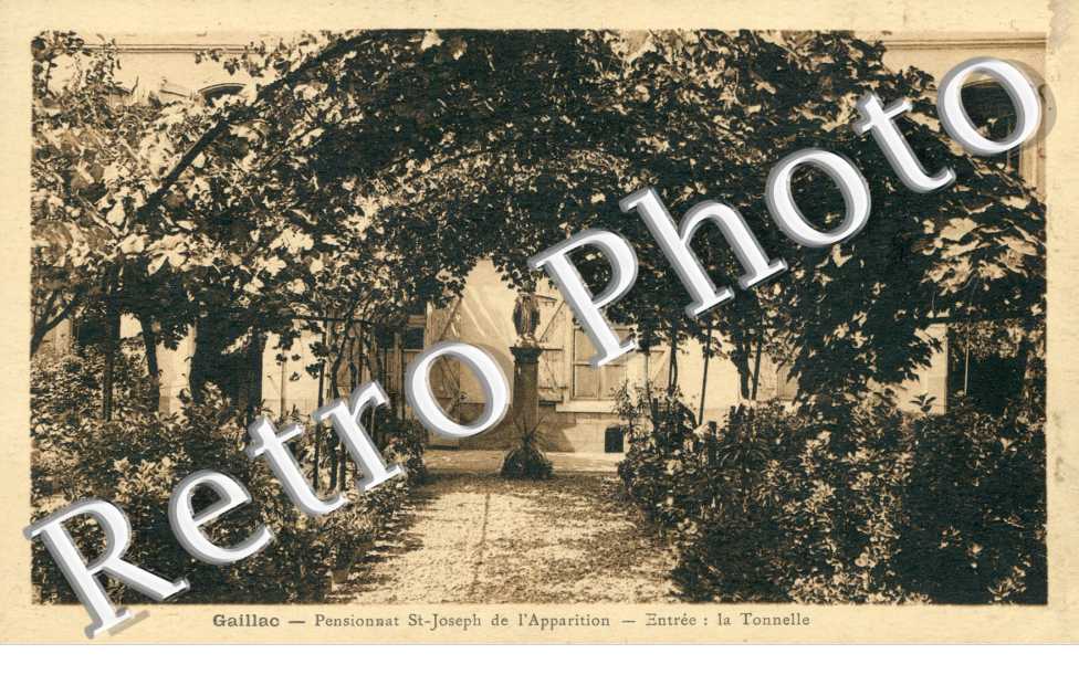 Pensionnat Saint Joseph de l'Apparition - Entrée - Tonnelle