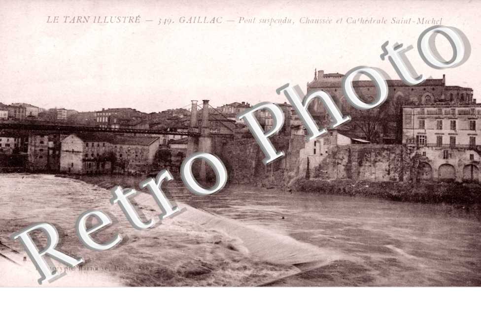Pont suspendu, Chaussee et Cathedrale Saint Michel