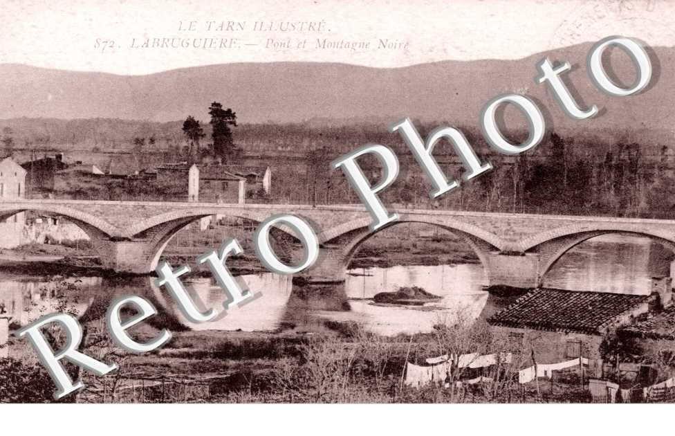 Pont et montagne noire