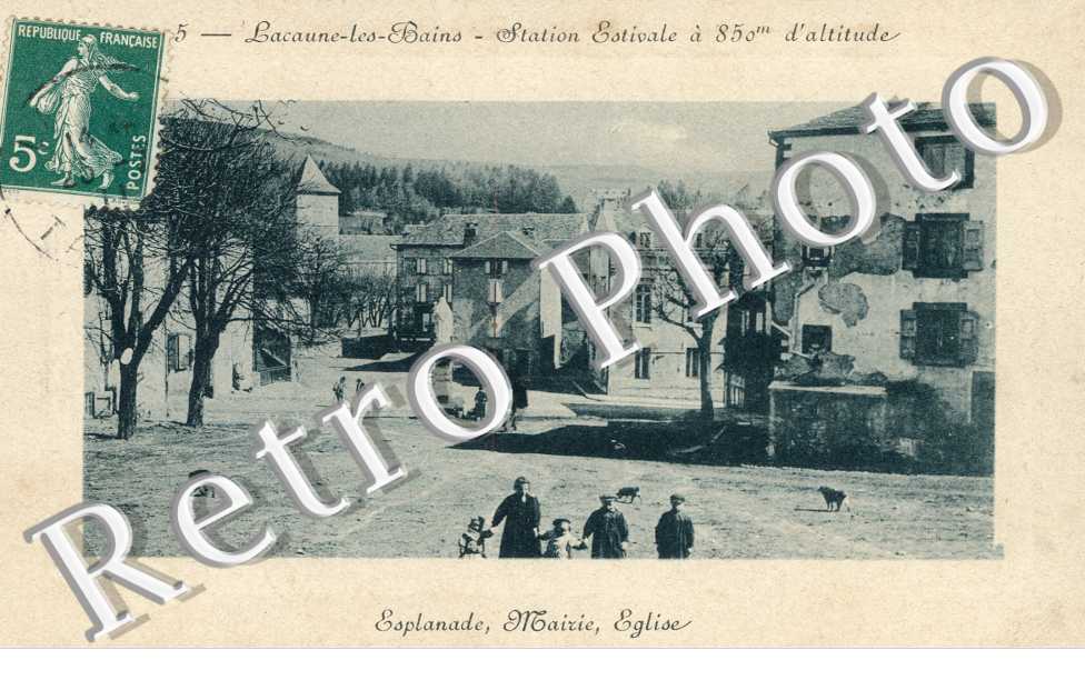 Esplanade - mairie - eglise