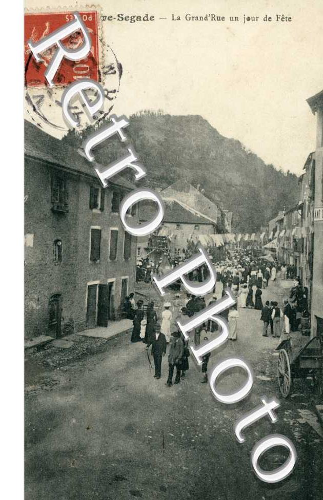 la Grande Rue un jour de fete