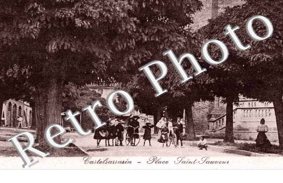la Place Saint-Sauveur