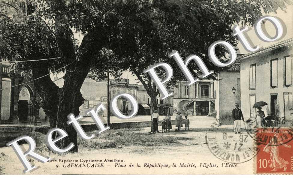 place de la republique la mairie l'eglise