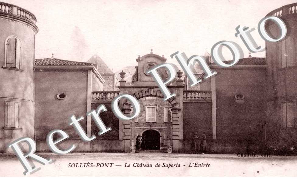 Le Chateau de Saporta, l'Entree