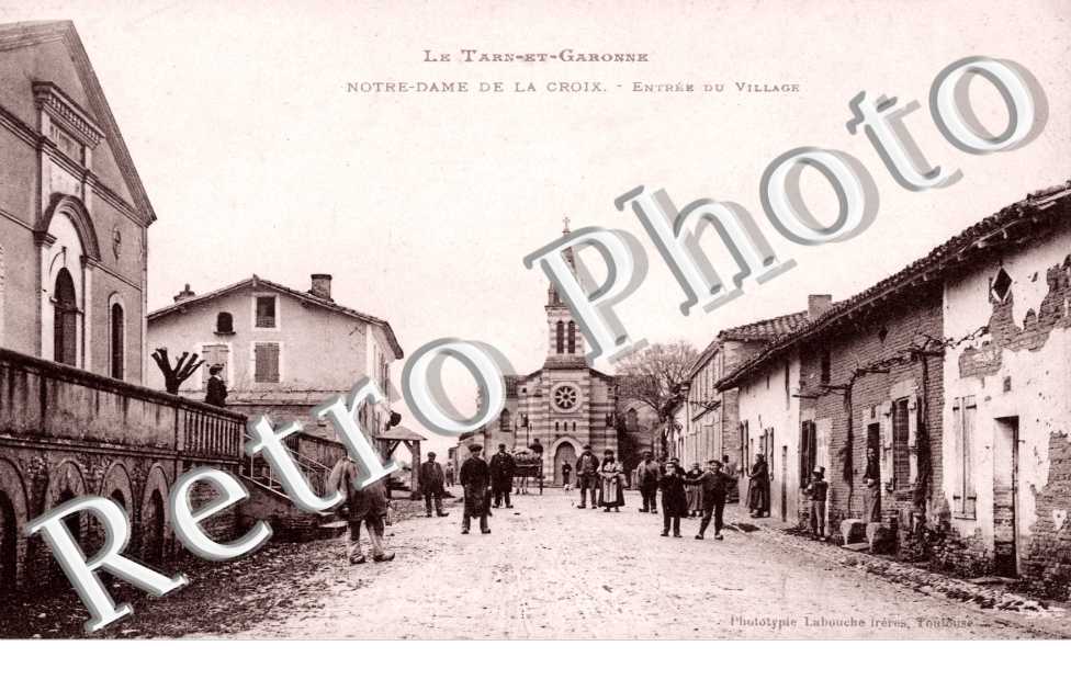 NOTRE DAME DE LA CROIX  -  entree du village