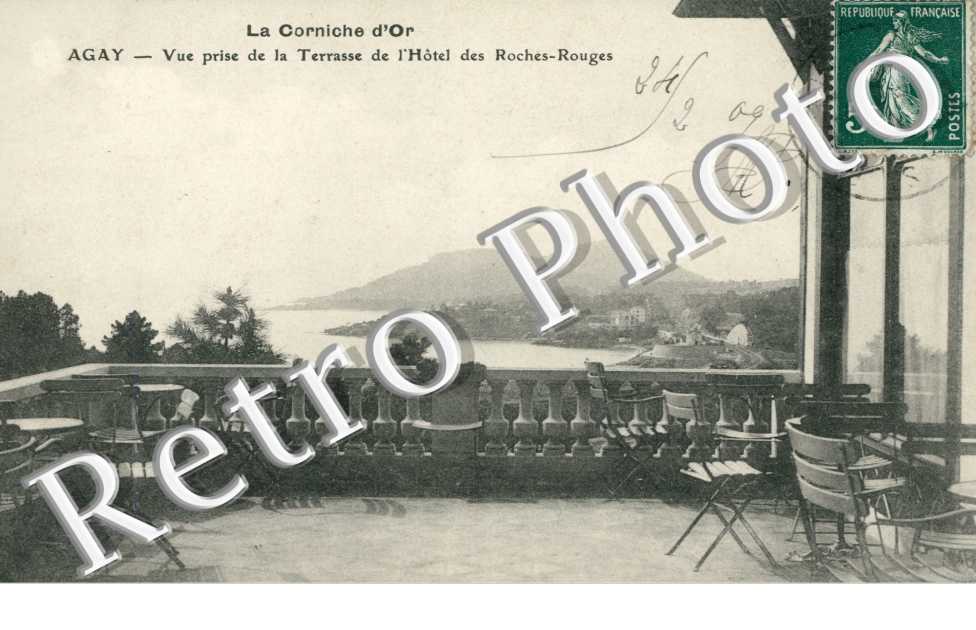 Vue prise de la Terrasse de l'Hotel des Roches Rouges