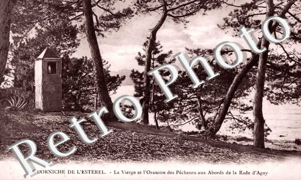 la Corniche de l'Esterel, la Vierge et l'Oratoire des Pecheurs aux Abords de la Rade d'Agay