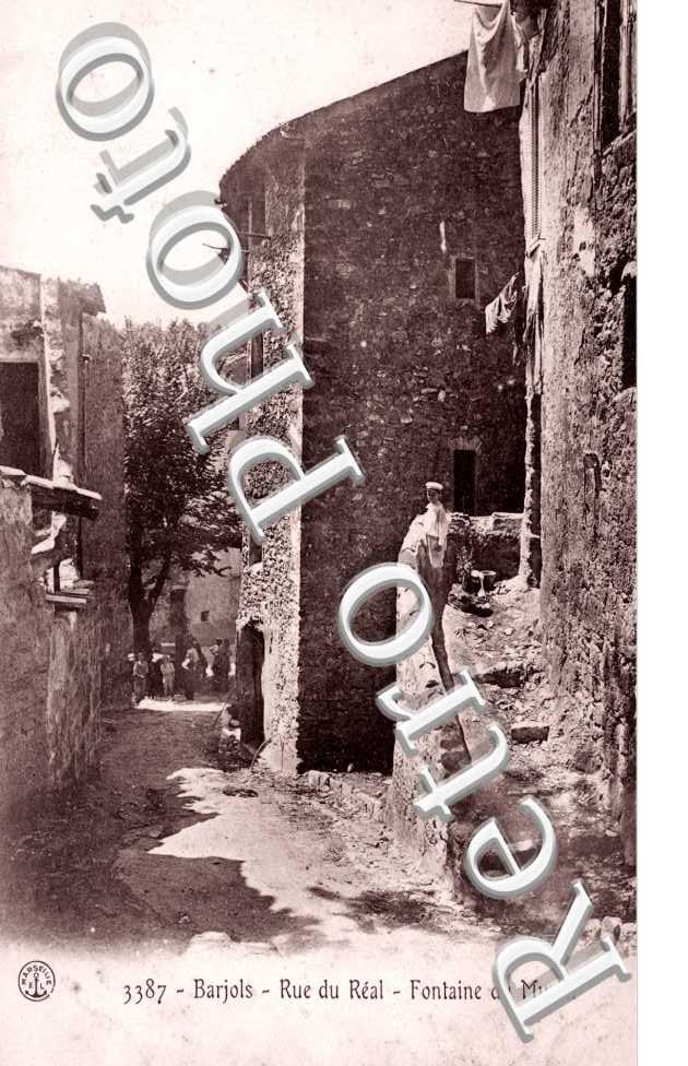 Rue du Real - fontaine du Murier