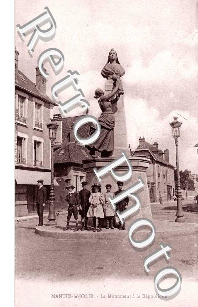 Monument a la Republique