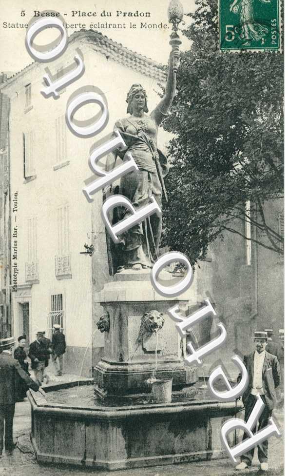 Place du Pradon - statue de la liberte