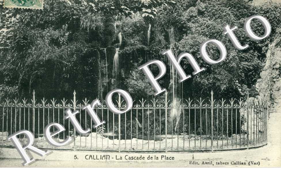 La cascade de la place