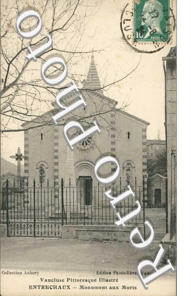 Monument aux Morts et eglise