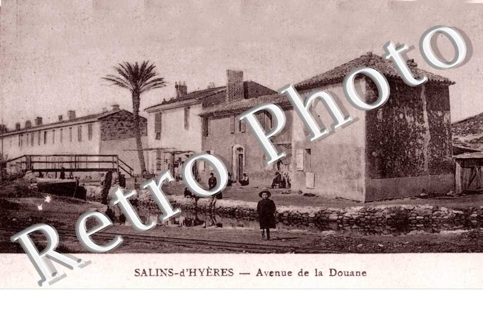 SALINS D'HYERES. Avenue de la Douane