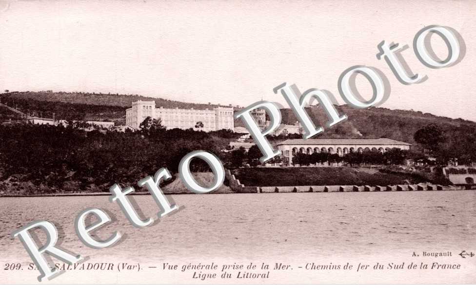 San Salvadour  vue generale prise de la mer