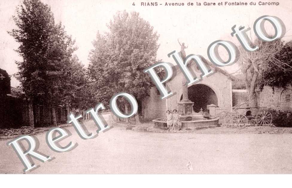 Avenue de la gare et fontaine du Caromp