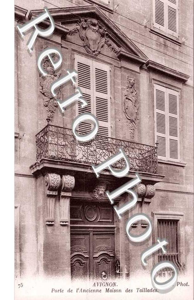 PORTe de l'ancienne maison des Taillades
