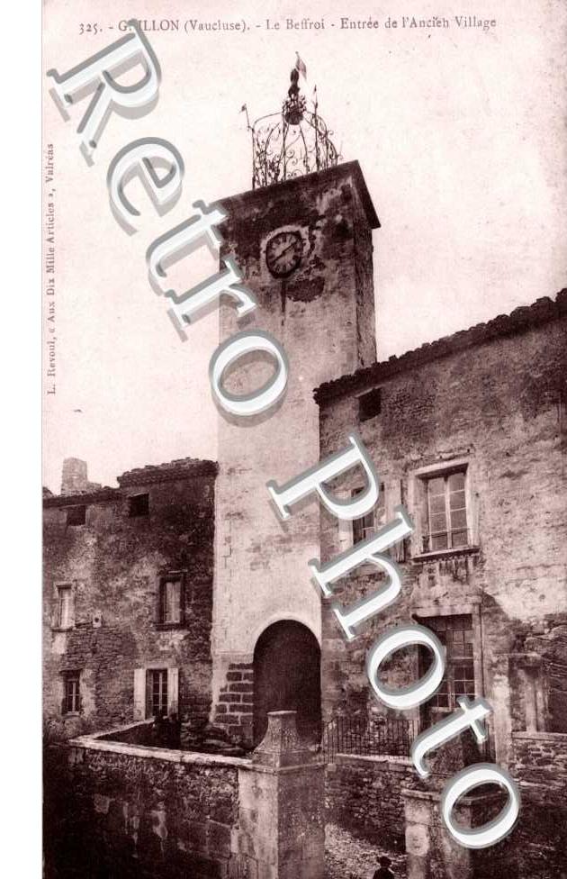 Le Beffroi, Entree de l'Ancien Village