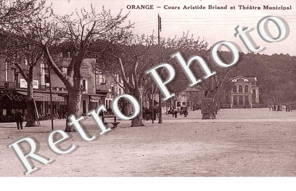 Cours Aristide Briand et theatre municipal