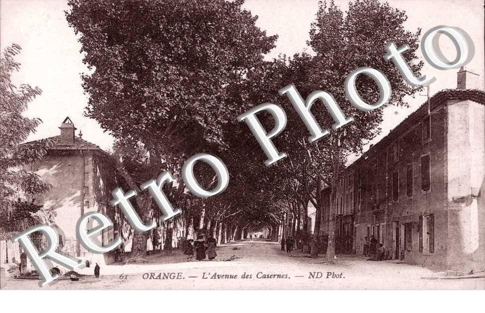 L'avenue des casernes
