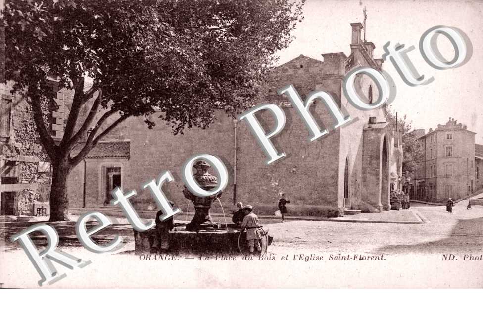 la PLace du Bois et l'Eglise Saint-Florent