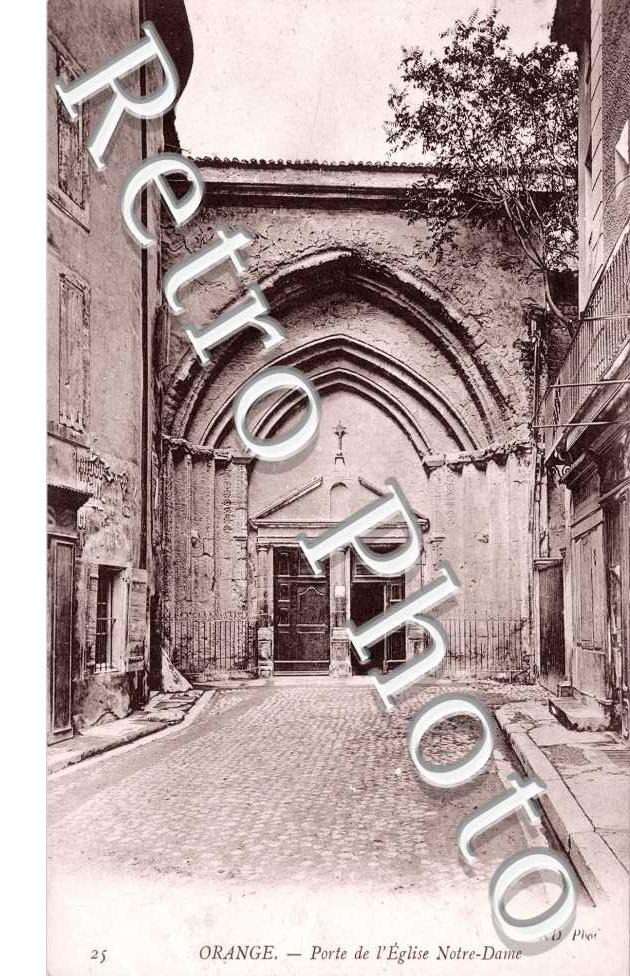 Porte de l'Eglise Notre Dame