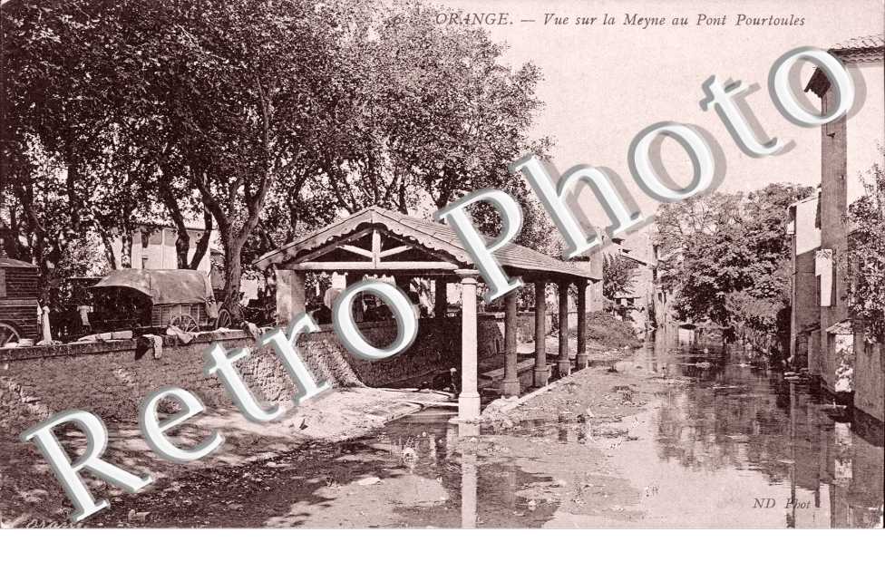 Vue sur la Meyne au pont Pourtoules