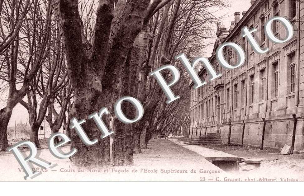 Cours du Nord et facade de l'ecole superieure de garcons