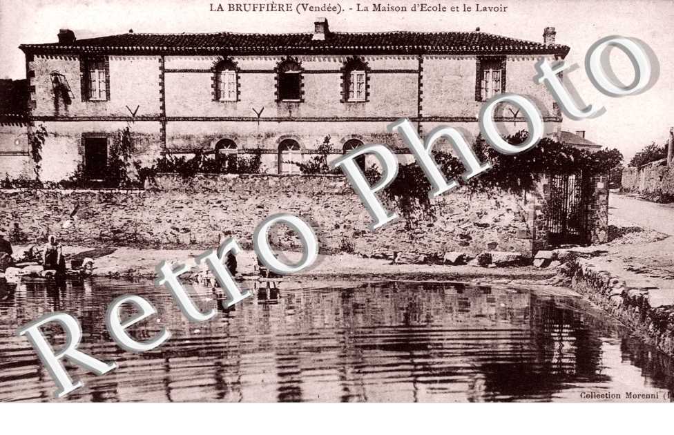 la Maison d'Ecole et le Lavoir