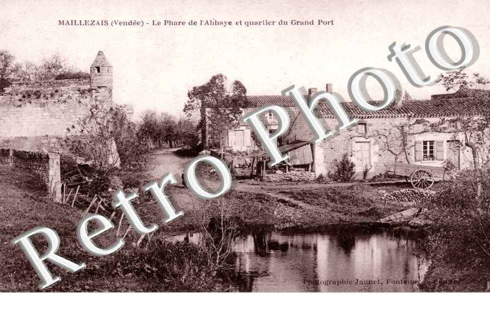 le Phare de l'Abbaye et le Quartier du Grand Port