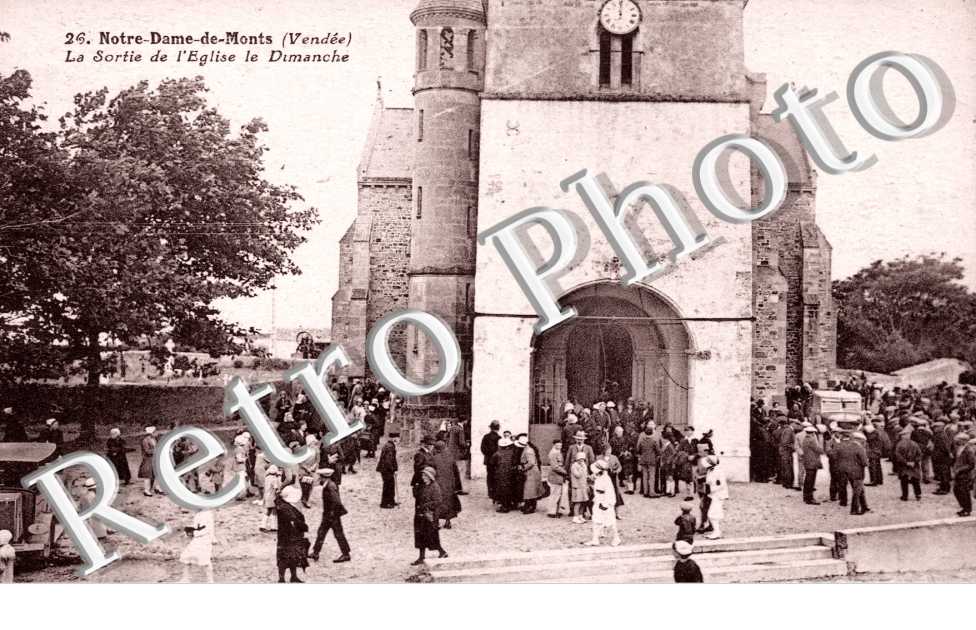 La sortie de l'eglise le dimanche