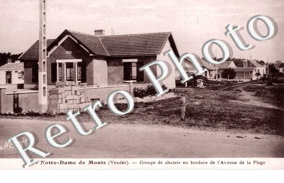 Groupe de chalets en bordure de l'avenue de la plage
