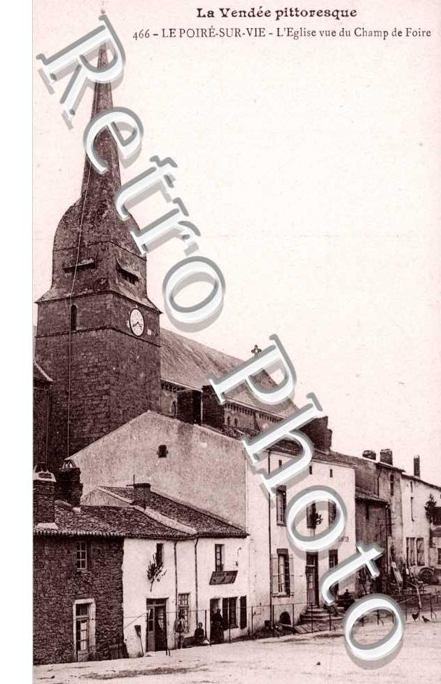L'Eglise vue du champ de Foire